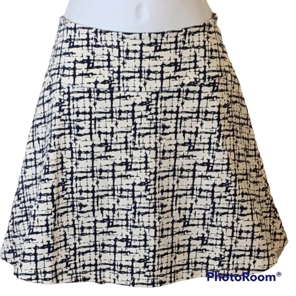 Navy and White Sporty Tennis or Everyday Skort w/Pockets Size M - Picture 1 of 3